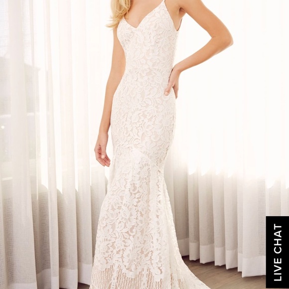 🅿️SOLD🅿️ Lulus white lace maxi dress - Picture 2 of 6